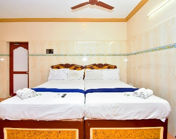 Sri Palani Andavar Lodge