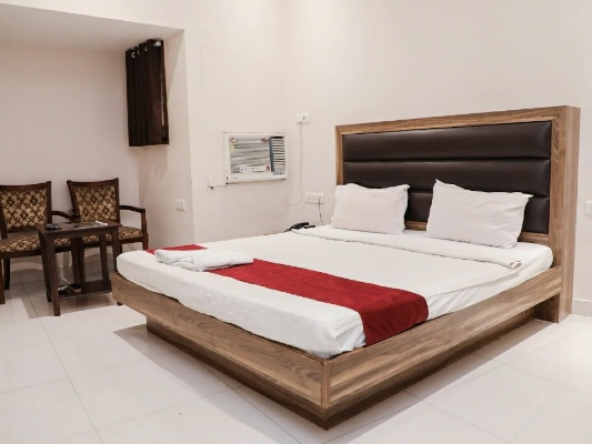 Hotel-Meera