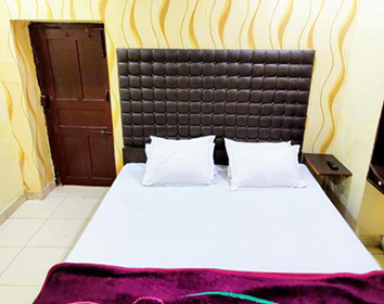 Roop Guest House